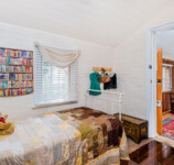 Guest bedroom. Guest bedroom.